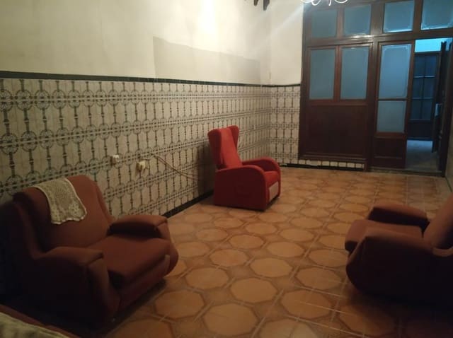 5 bedroom Townhouse for sale in Centro, Castelló de la Plana - € 215,000 (Ref: 9502800)