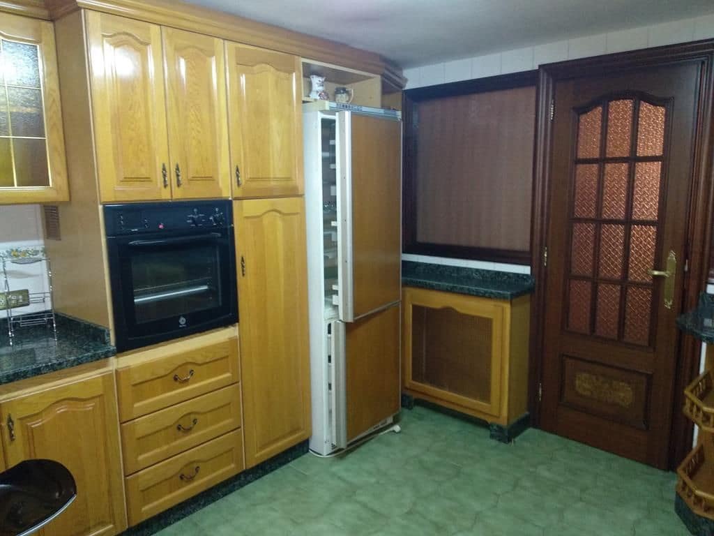 Townhouse for sale in Castello de la Plana - € 600,000 (Ref: 9502805)