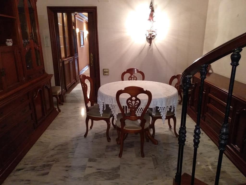 Townhouse for sale in Castello de la Plana - € 600,000 (Ref: 9502805)