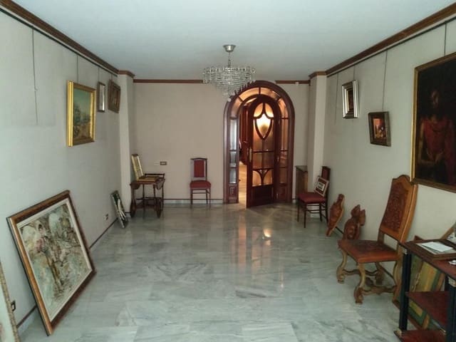 Townhouse for sale in Centro, Castelló de la Plana - € 600,000 (Ref: 9502805)