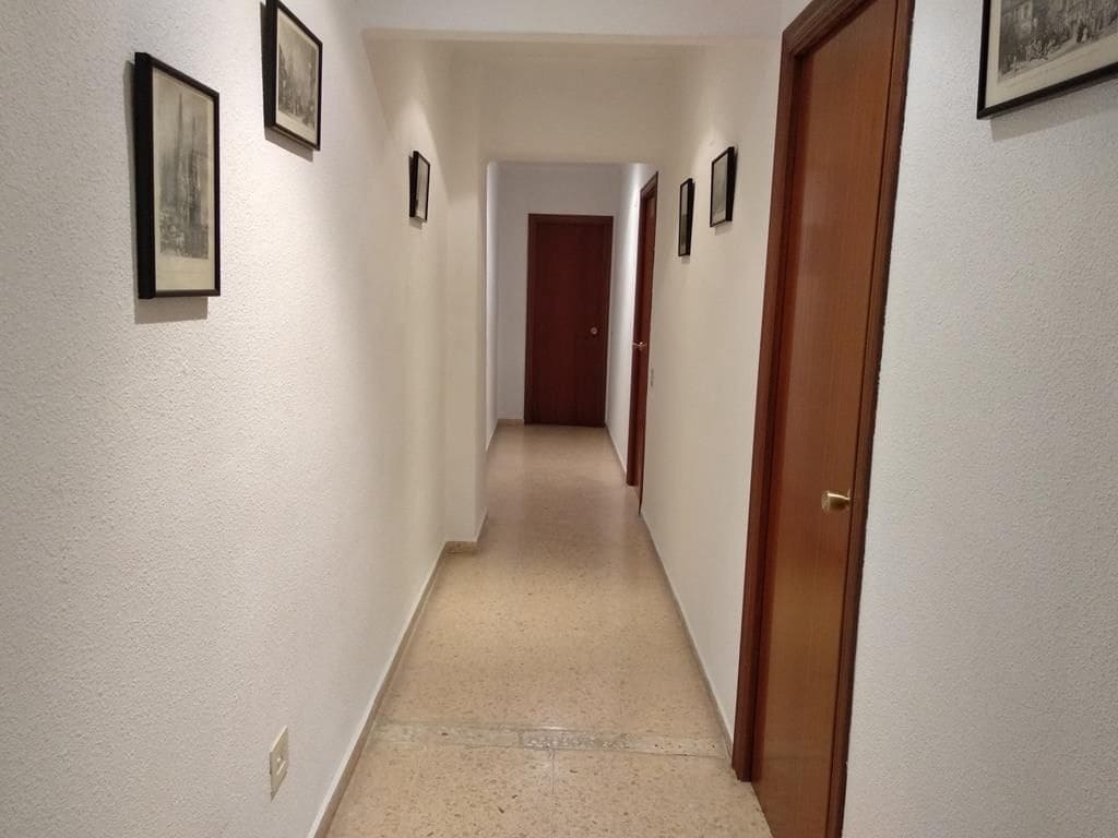 Office for sale in Castello de la Plana - € 145,000 (Ref: 9502806)