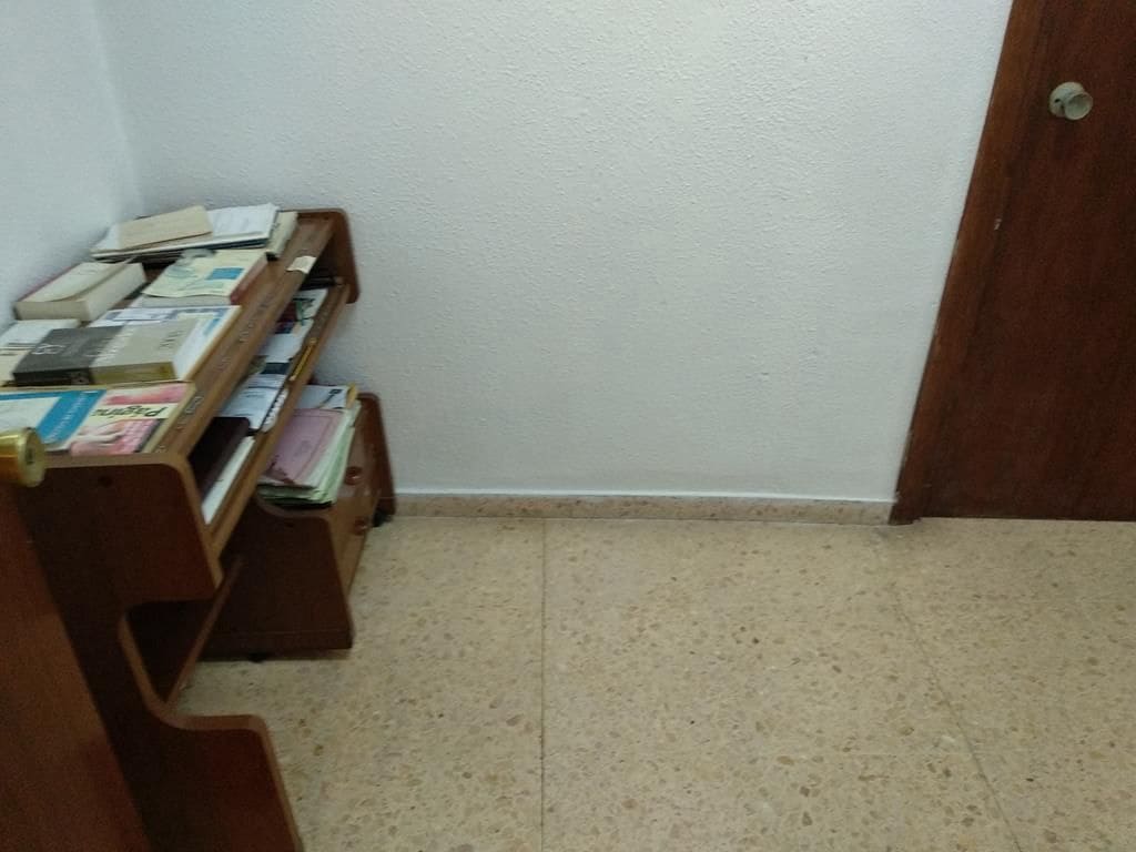 Office for sale in Castello de la Plana - € 145,000 (Ref: 9502806)