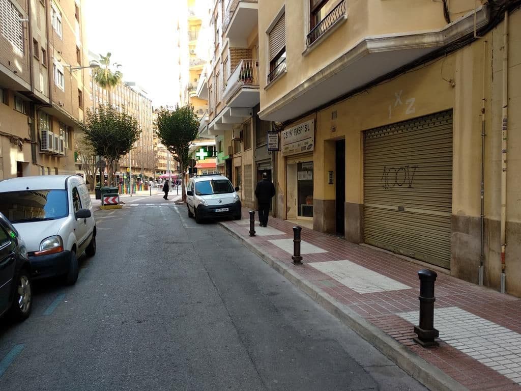 Commercial for sale in Castello de la Plana - € 70,000 (Ref: 9502808)