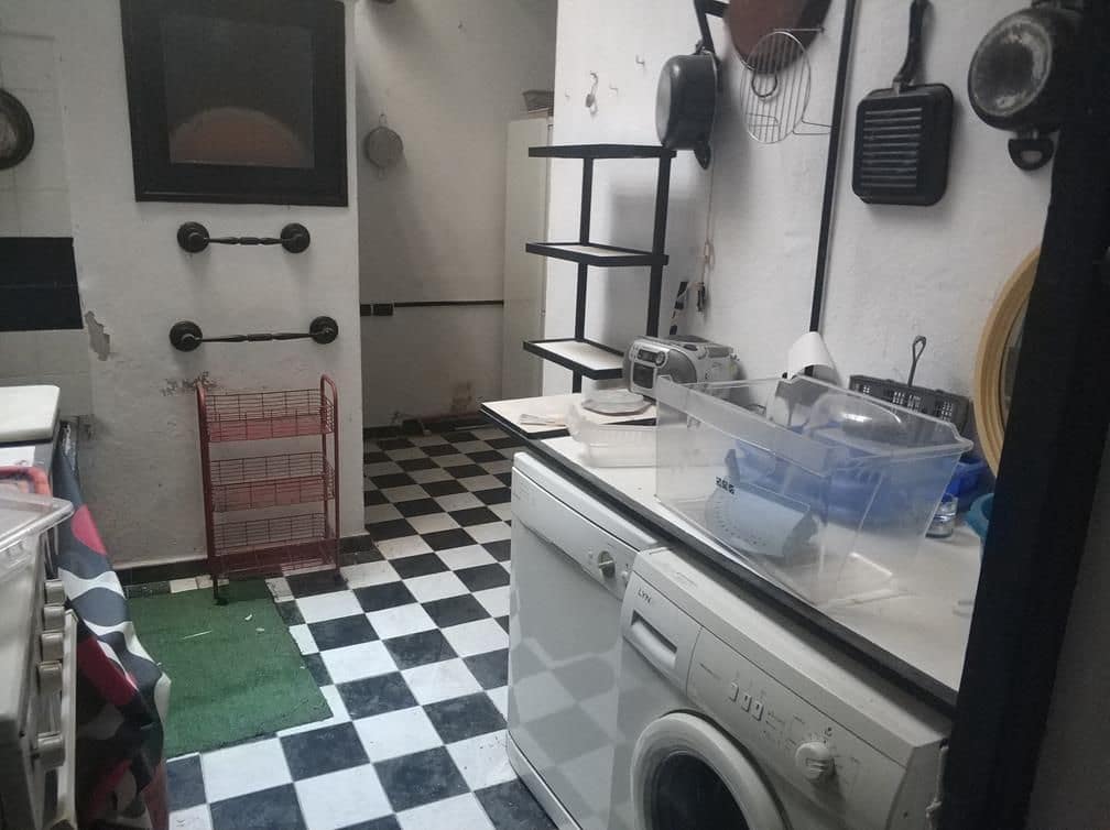 Commercial for sale in Castello de la Plana - € 75,000 (Ref: 9502809)