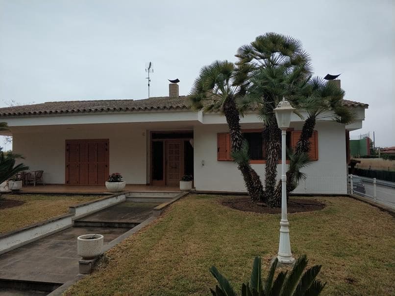 4 bedroom Villa for sale in Castello de la Plana with pool - € 650,000 (Ref: 9502811)