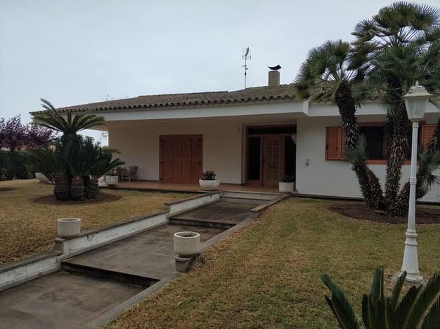 4 bedroom Villa for sale in El Grau de Castelló, Castelló de la Plana with pool - € 650,000 (Ref: 9502811)