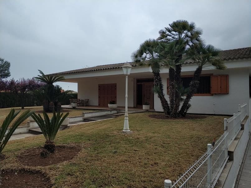 4 bedroom Villa for sale in Castello de la Plana with pool - € 650,000 (Ref: 9502811)