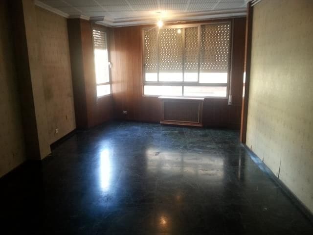 6 bedroom Flat for sale in Castello de la Plana - € 320,000 (Ref: 9502818)