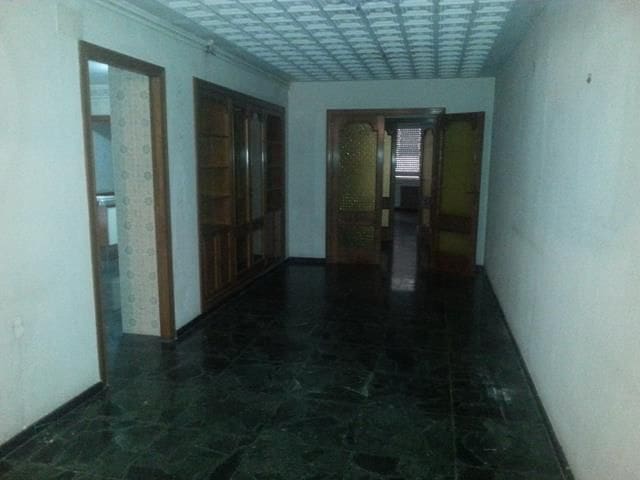 6 bedroom Flat for sale in Castello de la Plana - € 320,000 (Ref: 9502818)