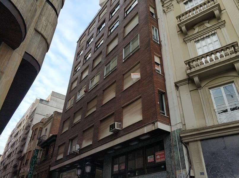 6 bedroom Flat for sale in Castello de la Plana - € 320,000 (Ref: 9502818)