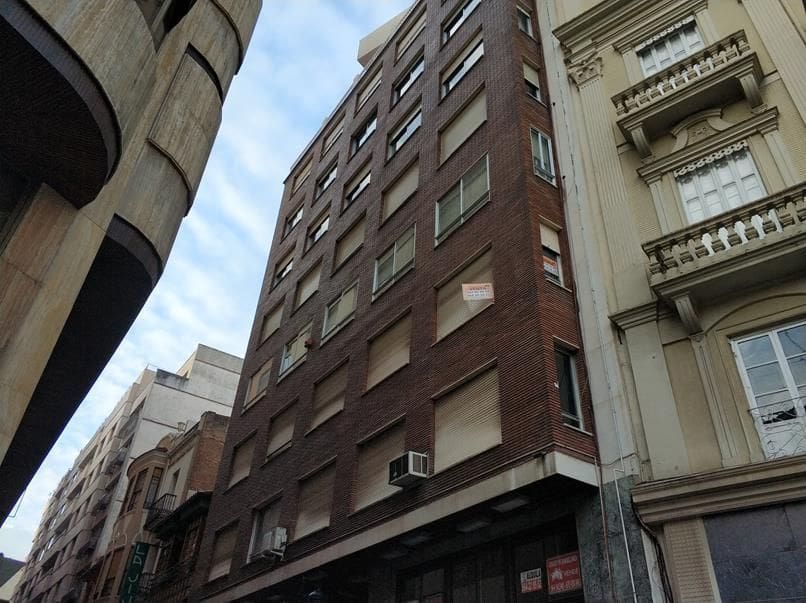 6 bedroom Flat for sale in Castello de la Plana - € 320,000 (Ref: 9502818)