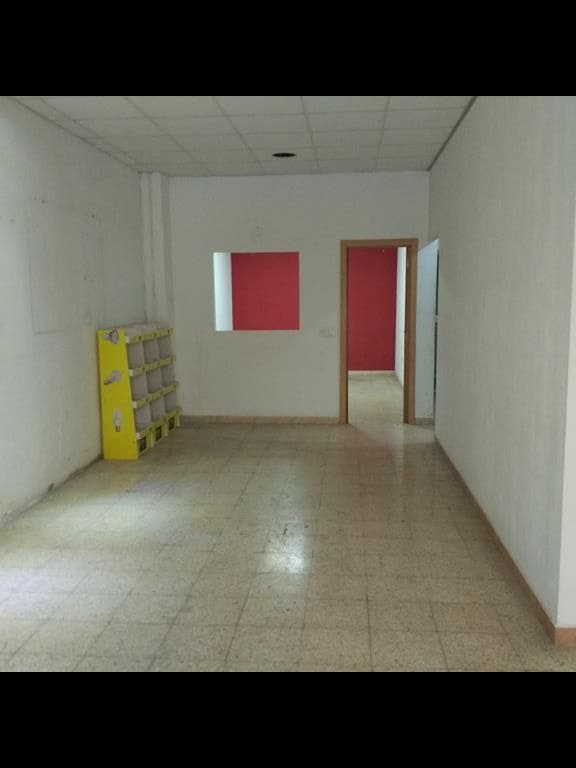 Commercial for sale in Castello de la Plana - € 90,000 (Ref: 9502819)