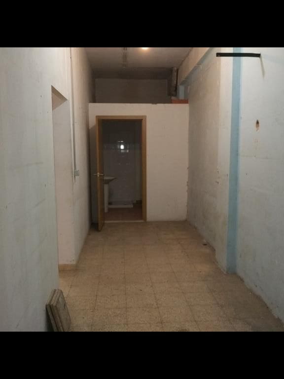 Commercial for sale in Castello de la Plana - € 90,000 (Ref: 9502819)