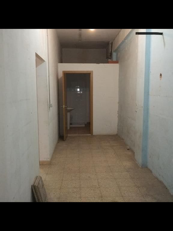 Commercial for sale in Castello de la Plana - € 90,000 (Ref: 9502819)