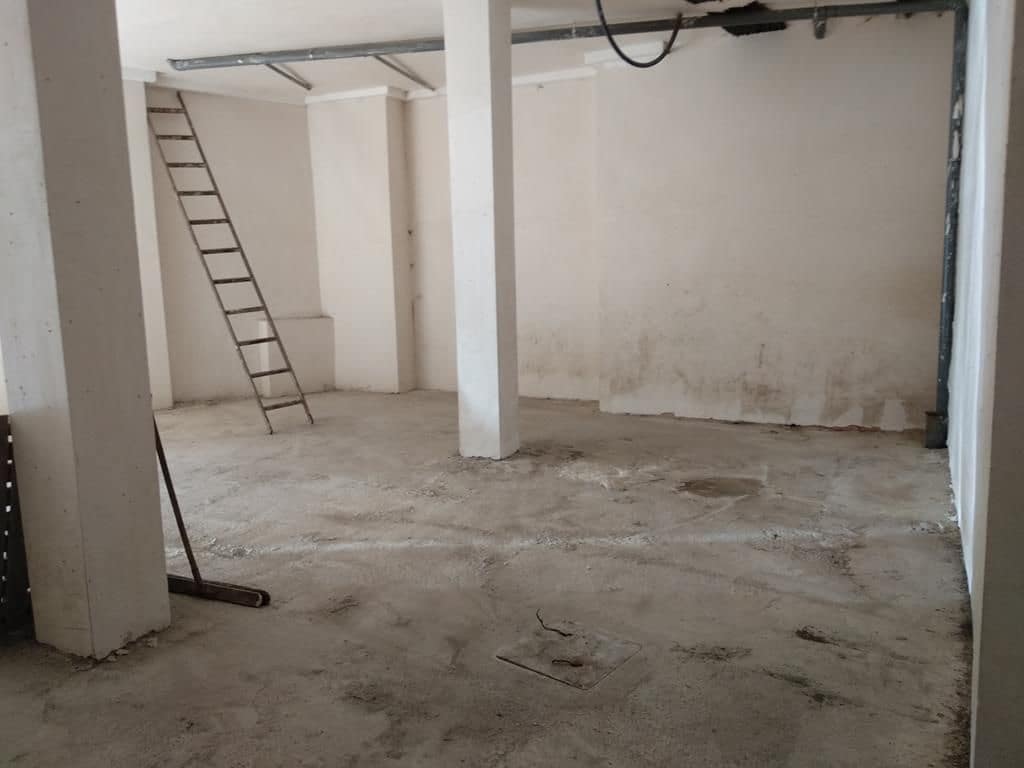 Commercial for sale in Castello de la Plana - € 550,000 (Ref: 9502823)