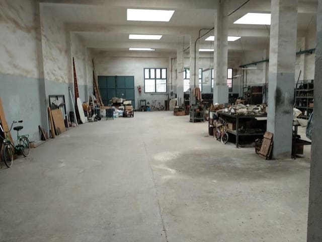 Commercial for sale in Sur, Castelló de la Plana - € 550,000 (Ref: 9502823)
