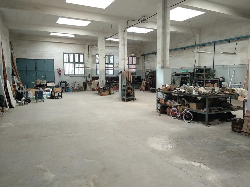 Commercial for sale in Castello de la Plana - € 550,000 (Ref: 9502823)