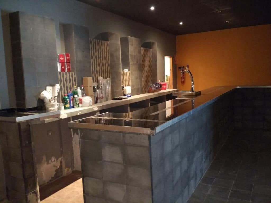 Commercial for sale in Castello de la Plana - € 150,000 (Ref: 9502832)