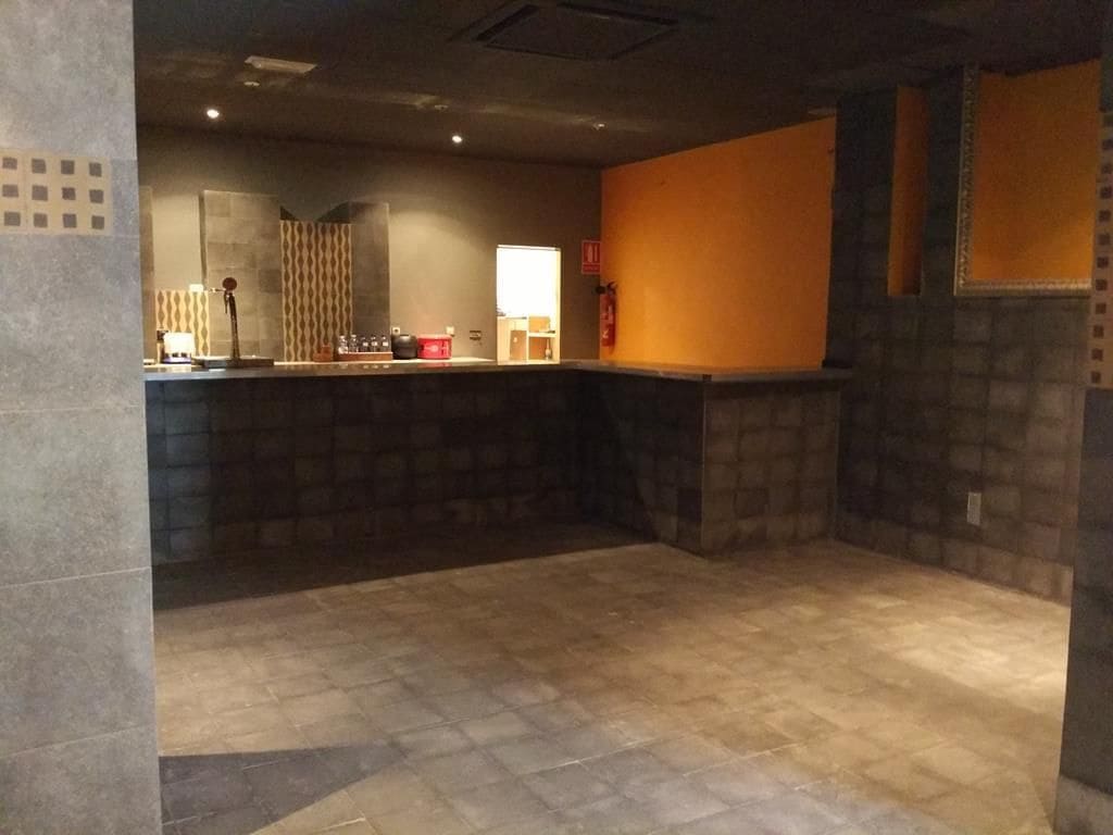 Commercial for sale in Castello de la Plana - € 150,000 (Ref: 9502832)