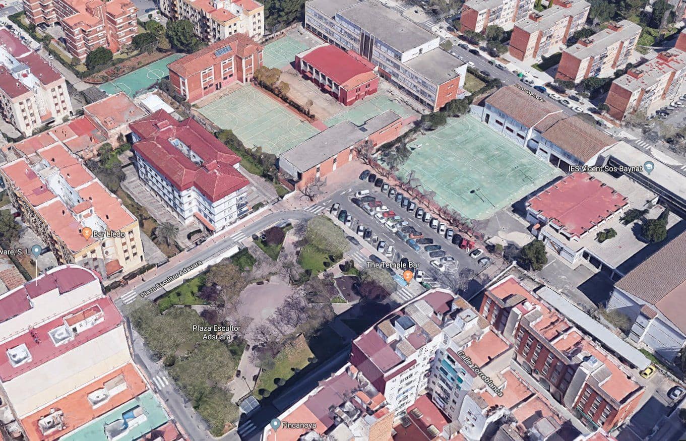 Commercial for sale in Castello de la Plana - € 240,000 (Ref: 9502835)