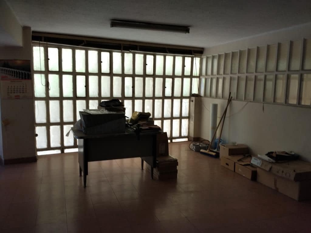 Commercial for sale in Castello de la Plana - € 450,000 (Ref: 9502836)