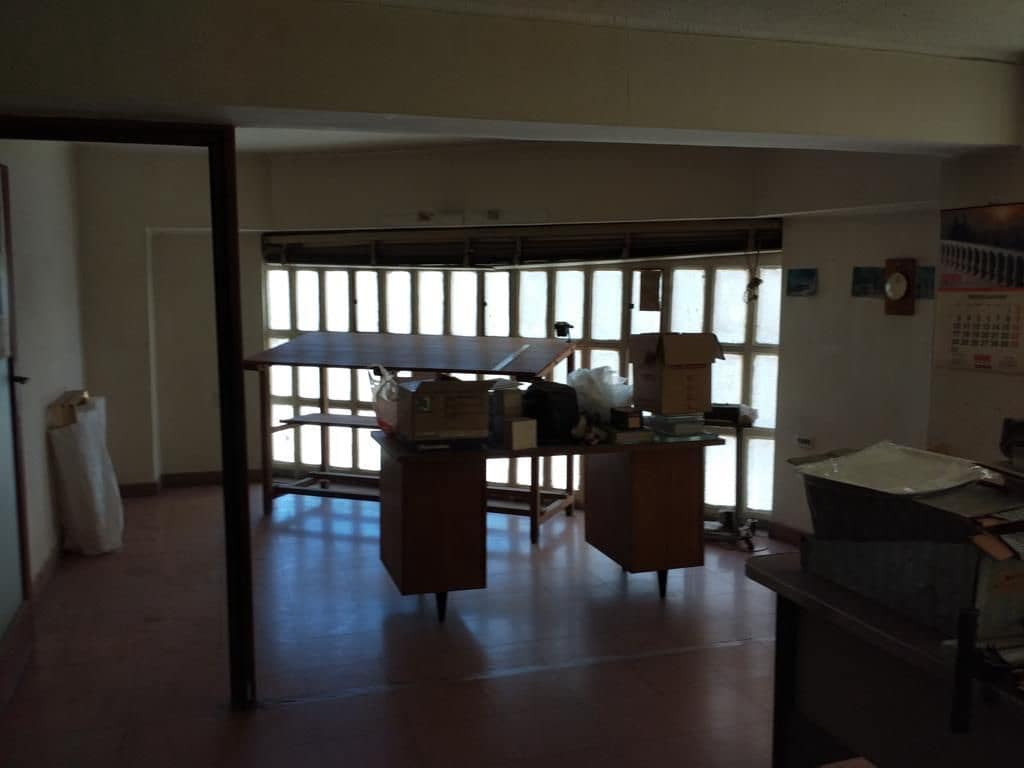 Commercial for sale in Castello de la Plana - € 450,000 (Ref: 9502836)