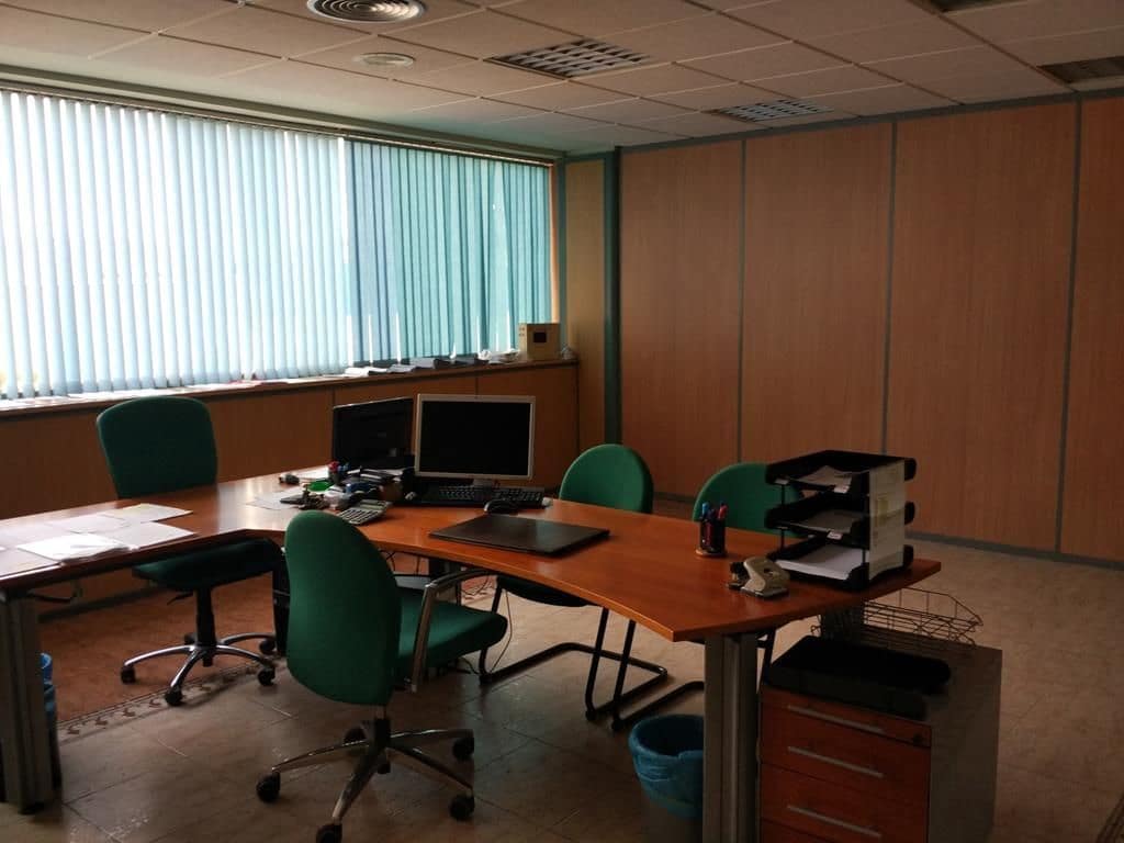 Commercial for sale in Castello de la Plana - € 325,000 (Ref: 9502838)