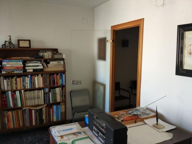 Office for sale in Centro, Castelló de la Plana - € 200,000 (Ref: 9502839)