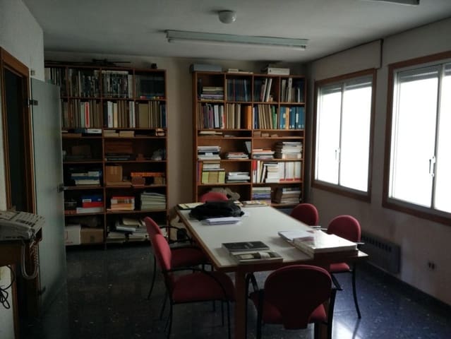 Office for sale in Centro, Castelló de la Plana - € 200,000 (Ref: 9502839)