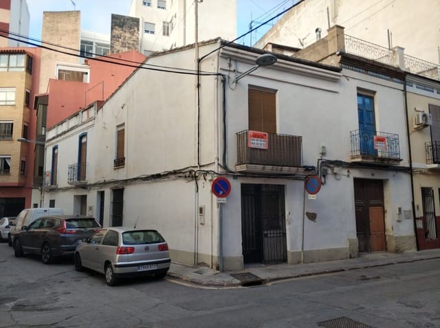 Townhouse for sale in Norte, Castelló de la Plana - € 200,000 (Ref: 9502841)