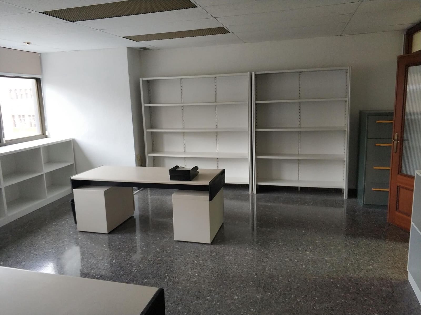 Office for sale in Castello de la Plana - € 130,000 (Ref: 9502851)