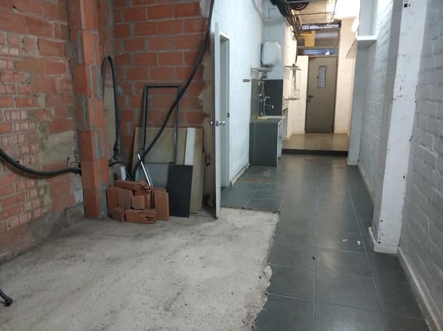 Commercial for rent in Centro, Castelló de la Plana - € 1,500 (Ref: 9502854)