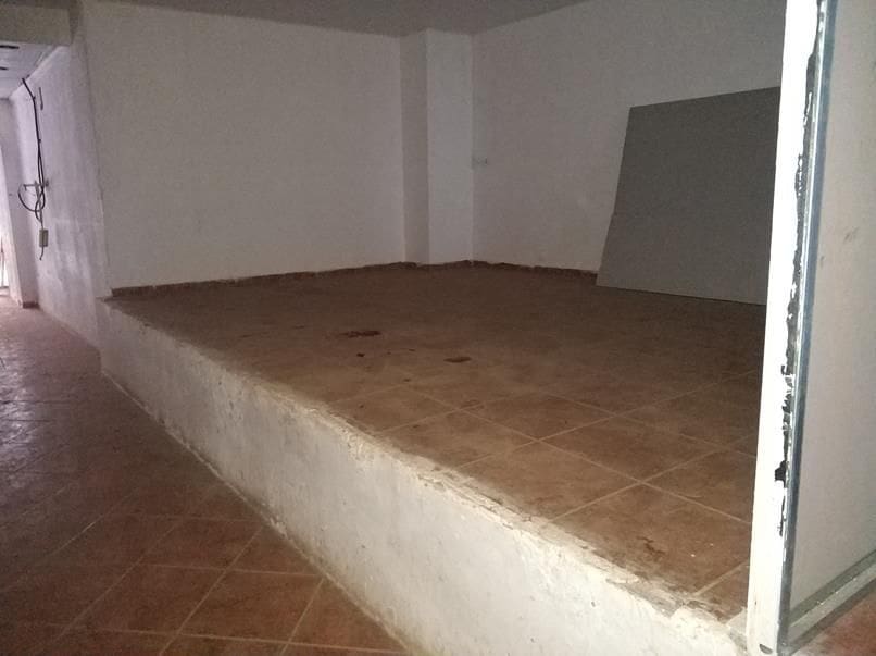 Commercial for sale in Castello de la Plana - € 150,000 (Ref: 9502857)