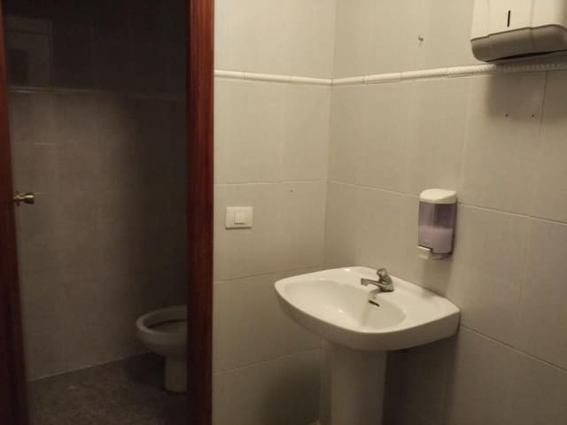 Commercial for sale in Centro, Castelló de la Plana - € 200,000 (Ref: 9502859)