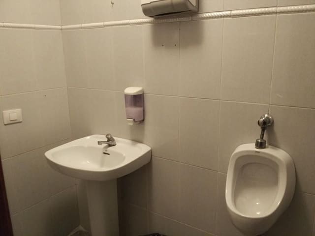 Commercial for sale in Centro, Castelló de la Plana - € 200,000 (Ref: 9502859)