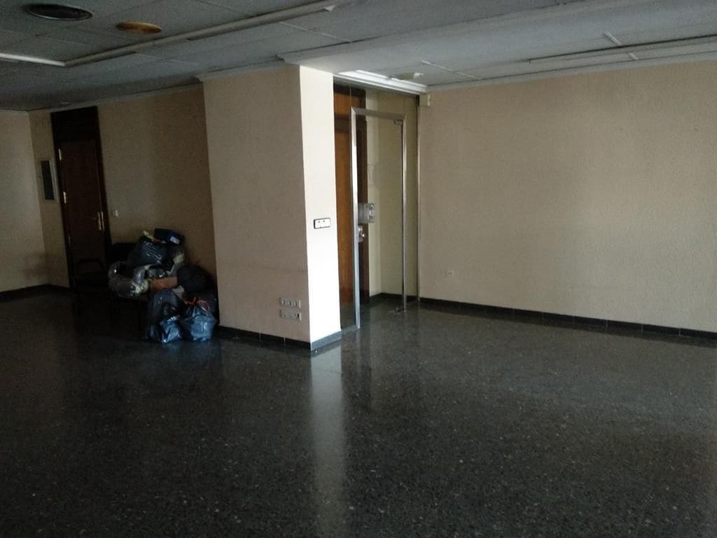 Office for rent in Castello de la Plana - € 1,700 (Ref: 9502865)