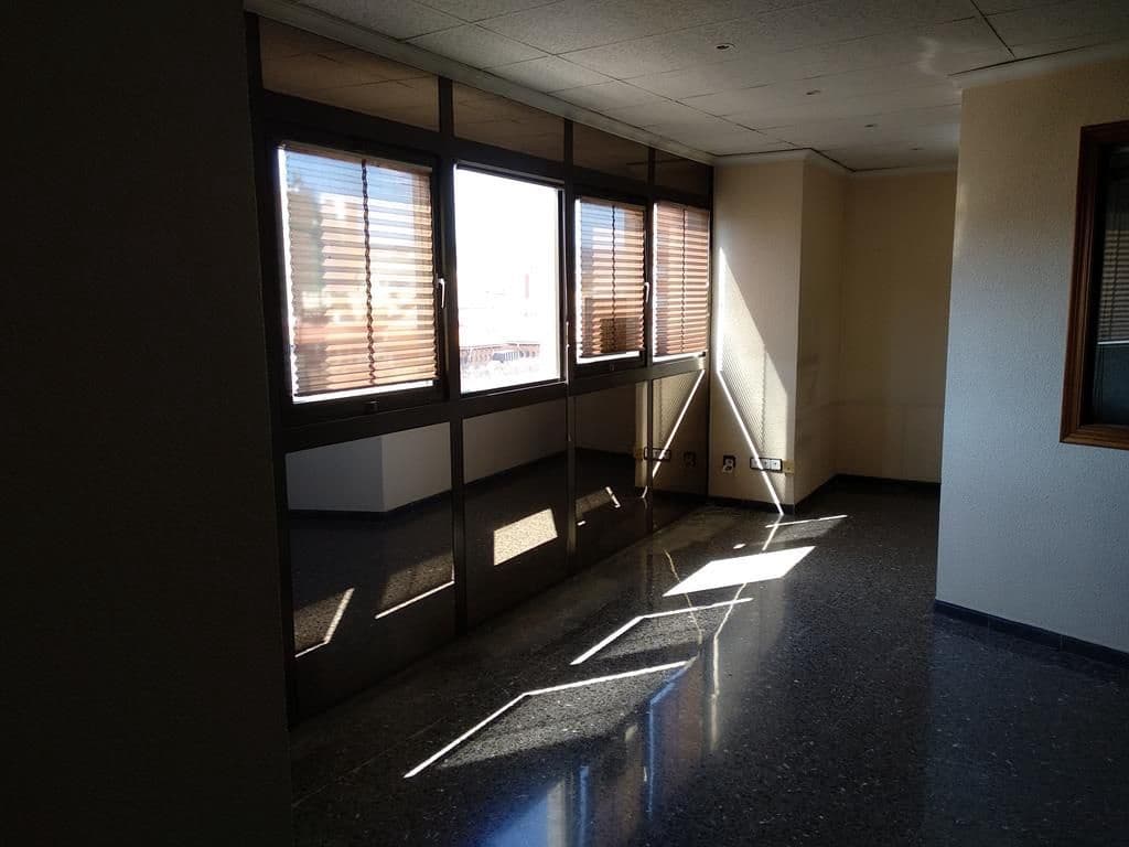 Office for rent in Castello de la Plana - € 1,700 (Ref: 9502865)