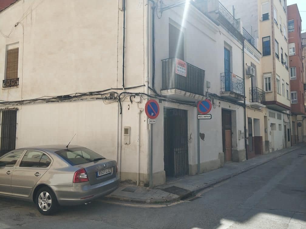 Townhouse for sale in Castello de la Plana - € 200,000 (Ref: 9502867)