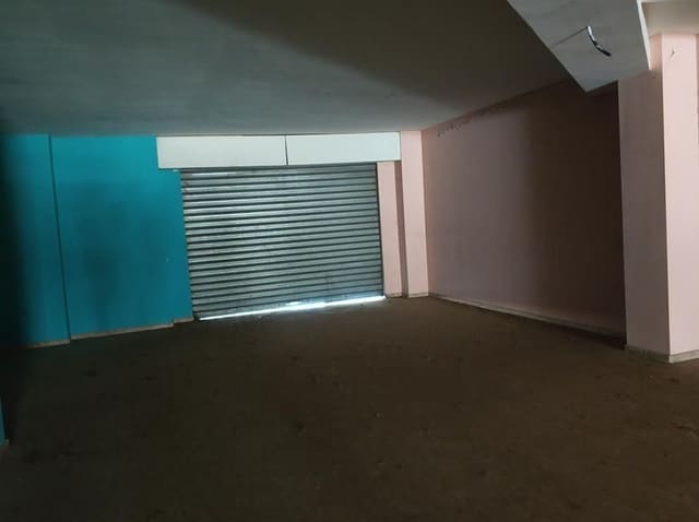 Commercial for sale in Oeste, Castelló de la Plana - € 195,000 (Ref: 9502869)