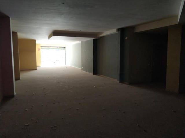 Commercial for sale in Oeste, Castelló de la Plana - € 195,000 (Ref: 9502869)
