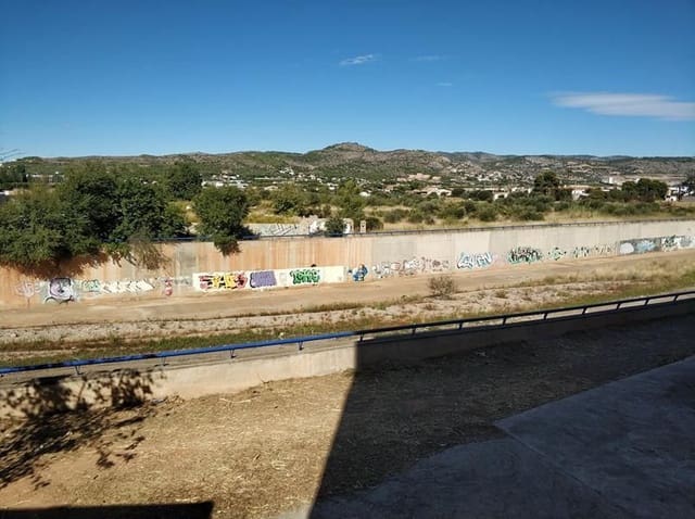 Commercial for sale in Oeste, Castelló de la Plana - € 195,000 (Ref: 9502869)