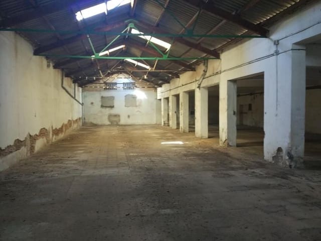 Commercial for sale in Oeste, Castelló de la Plana - € 750,000 (Ref: 9502872)