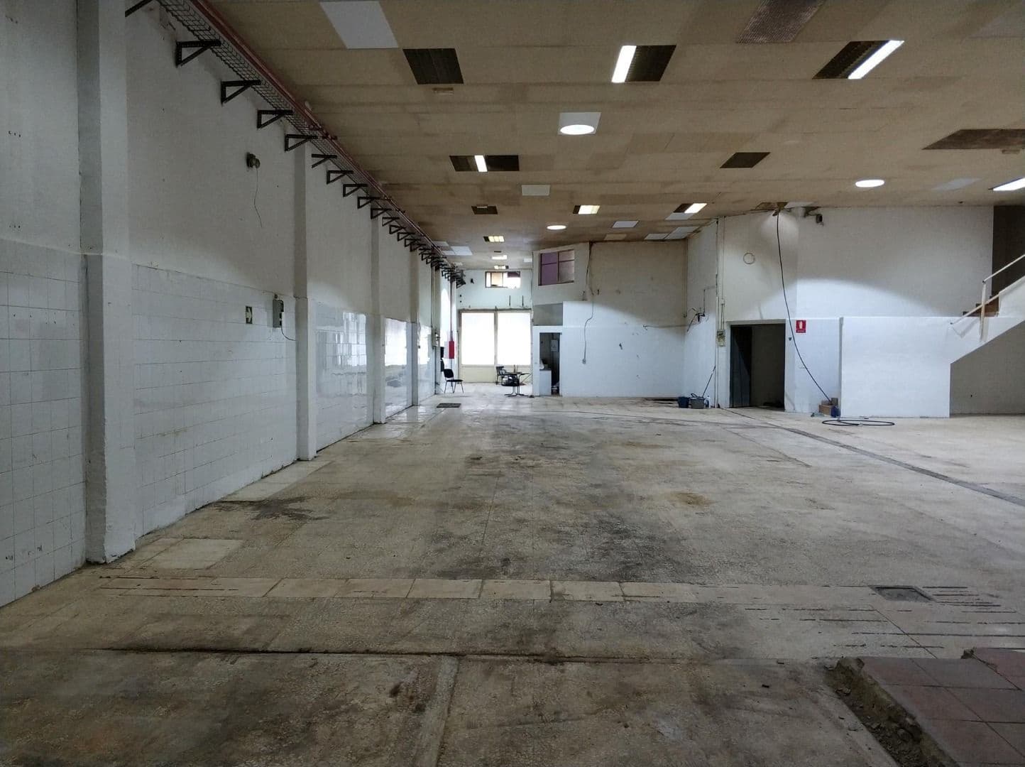 Commercial for sale in Castello de la Plana - € 325,000 (Ref: 9502875)