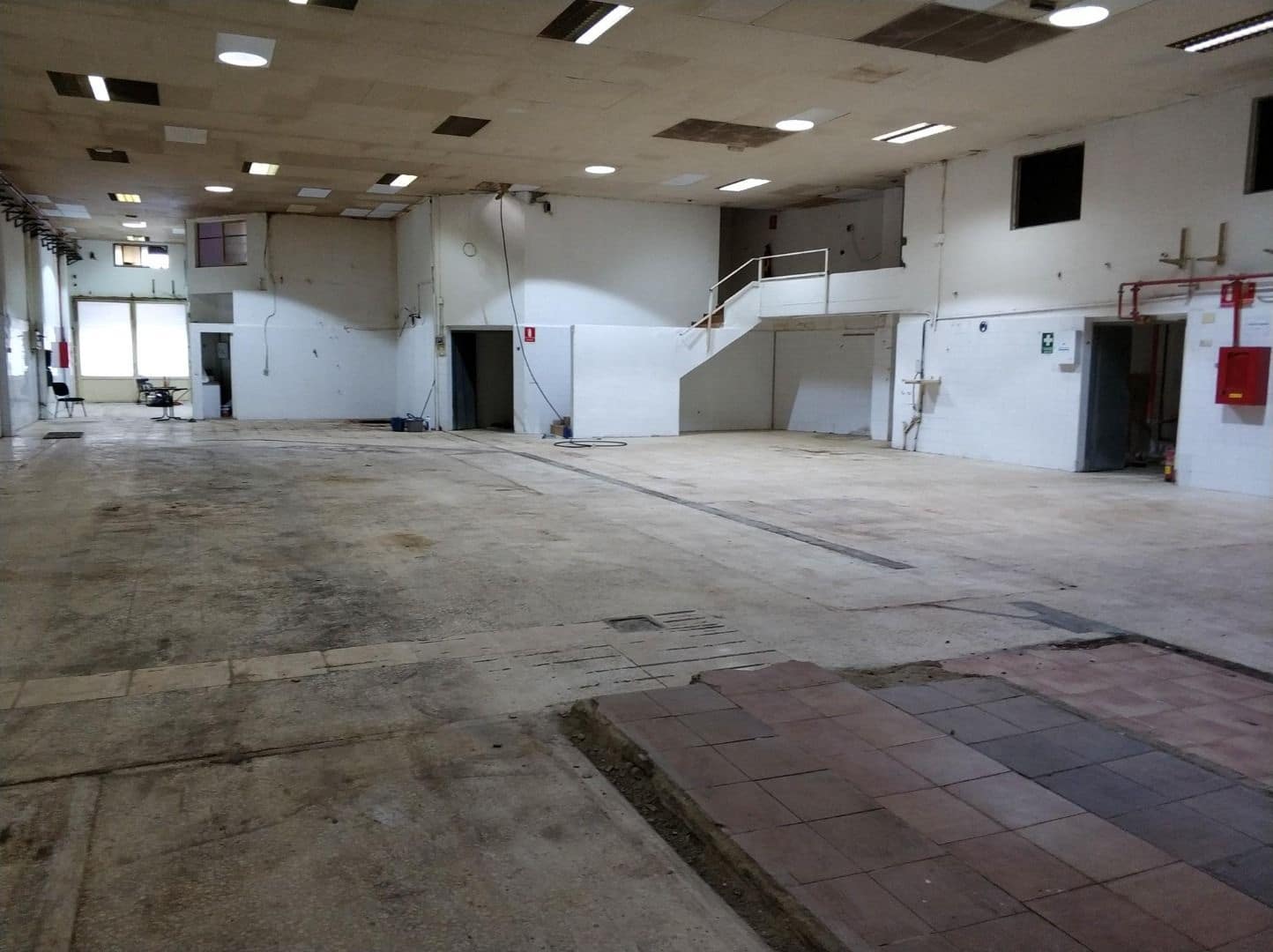 Commercial for sale in Castello de la Plana - € 325,000 (Ref: 9502875)