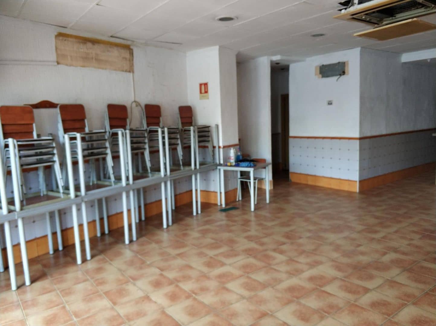 Commercial for sale in Castello de la Plana - € 325,000 (Ref: 9502875)