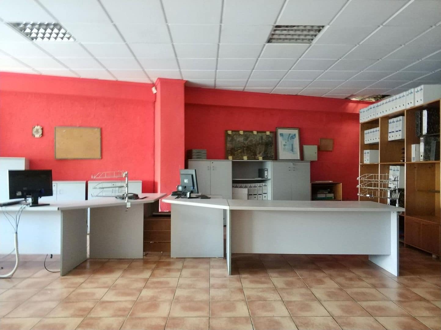 Commercial for sale in Castello de la Plana - € 325,000 (Ref: 9502875)