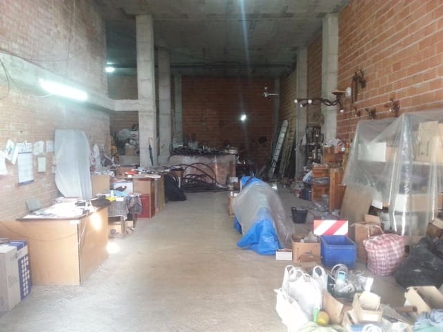 Commercial for sale in Oeste, Castelló de la Plana - € 60,000 (Ref: 9502876)