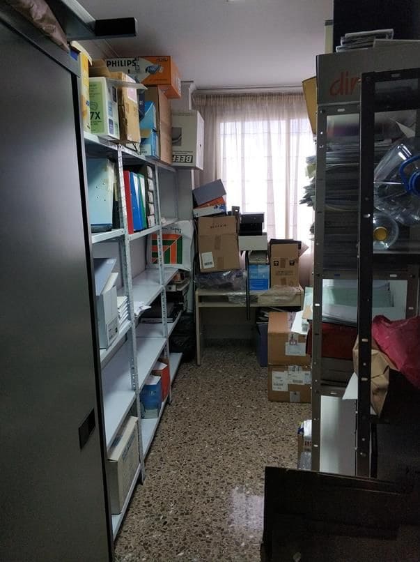 Office for rent in Castello de la Plana - € 450 (Ref: 9502877)