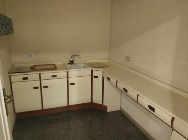Office for sale in Centro, Castelló de la Plana - € 95,000 (Ref: 9502878)