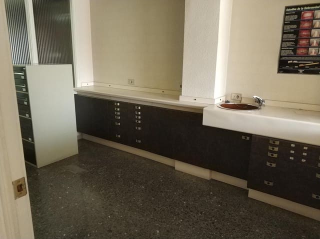 Office for sale in Centro, Castelló de la Plana - € 95,000 (Ref: 9502878)